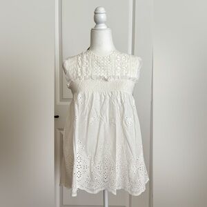 New White Eyelet Women’s Top Size Small Beautiful